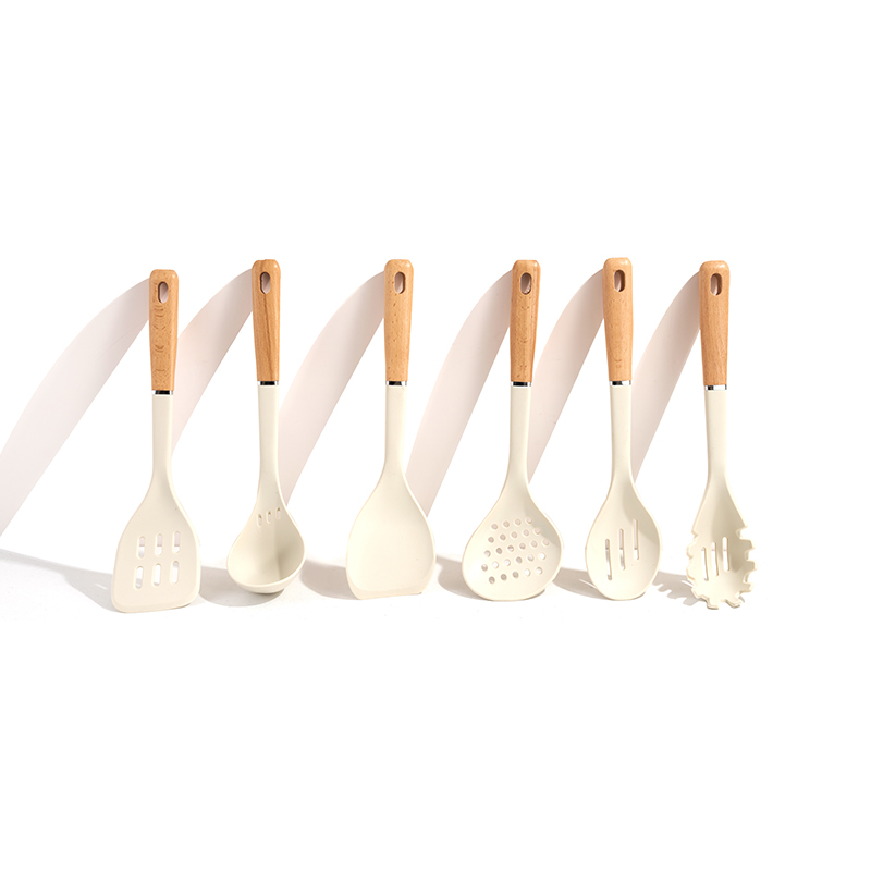 Juego de utensilios de cocina de silicona cremosa y mango de madera maciza de 6 piezas