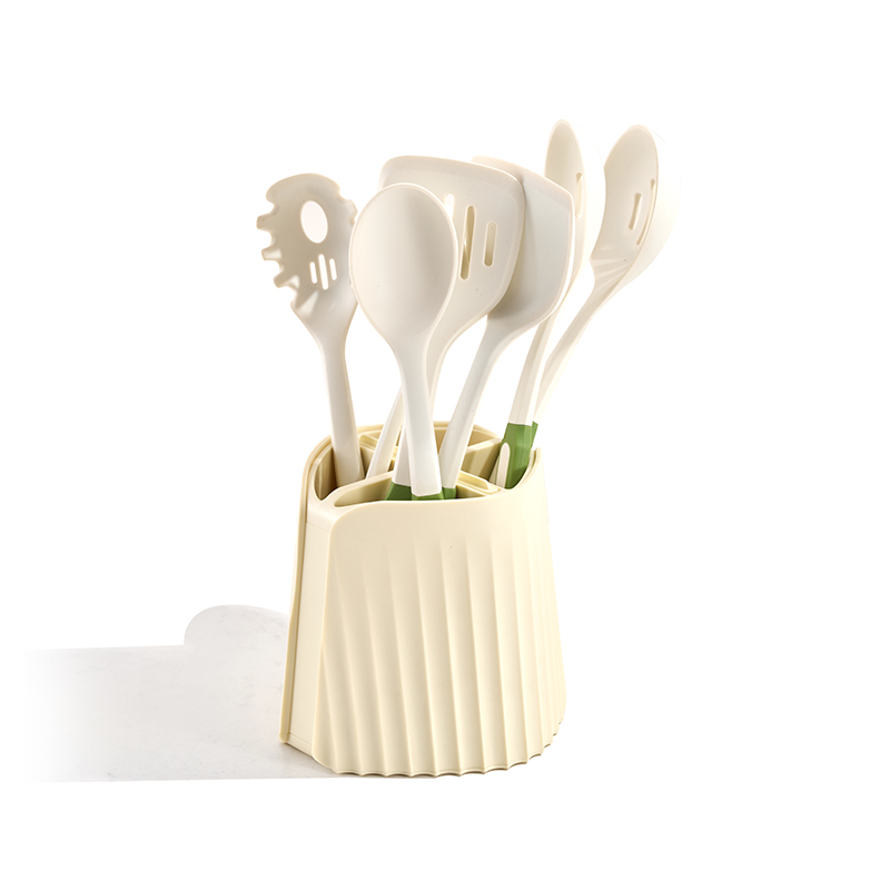 Juego de utensilios de cocina de silicona estilo cremoso con almacenamiento
